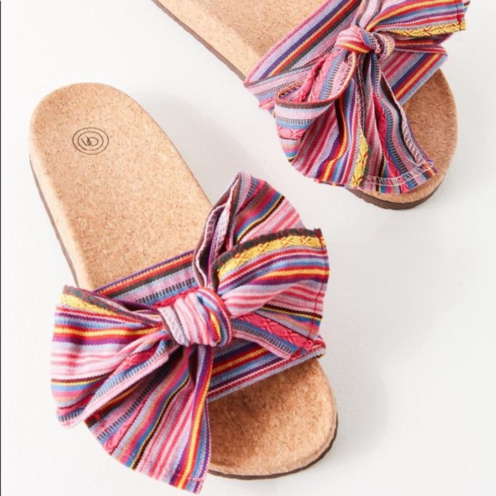 Urban Outfitters Striped Bow Pool Slide - Picture 1 of 7